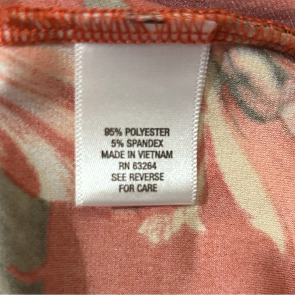 Floral Sleeveless Top - Red and Green - Picture 4 of 5